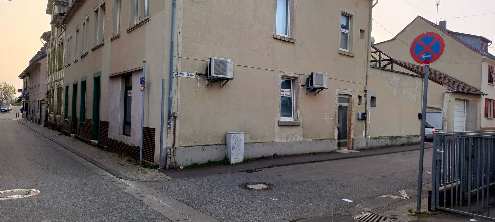 Der Eingang unserer Moschee an der Ecke Volxheimer Gasse